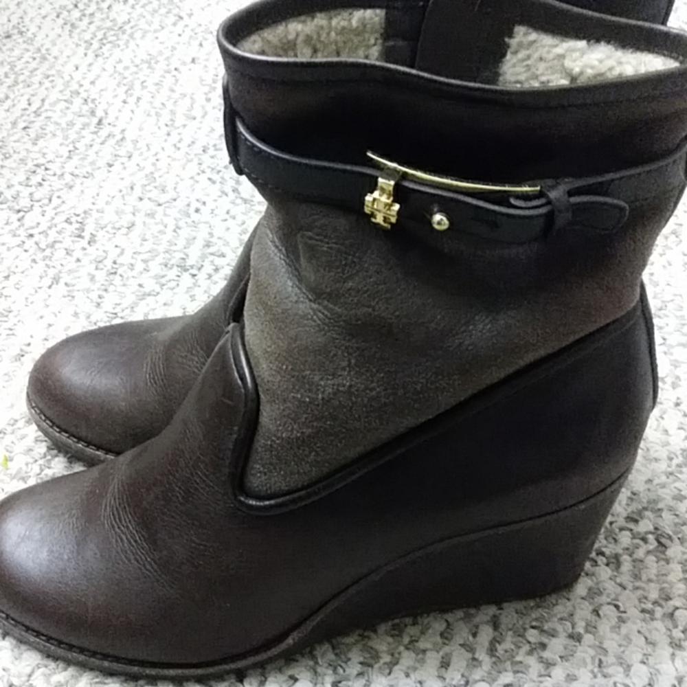 Shoes - Picture 2 of 8